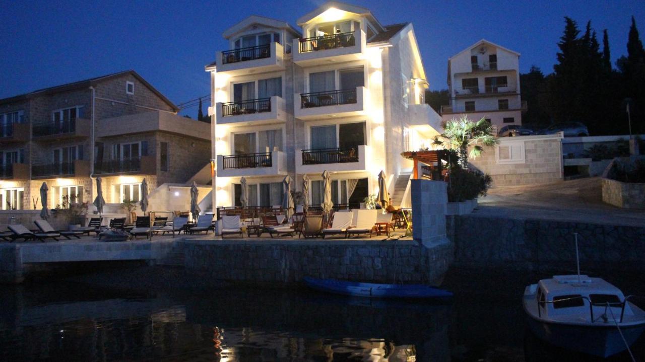 Apartments Harmonia Tivat Exterior photo