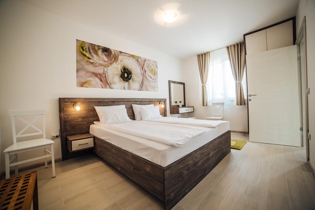 Apartments Harmonia Tivat Exterior photo