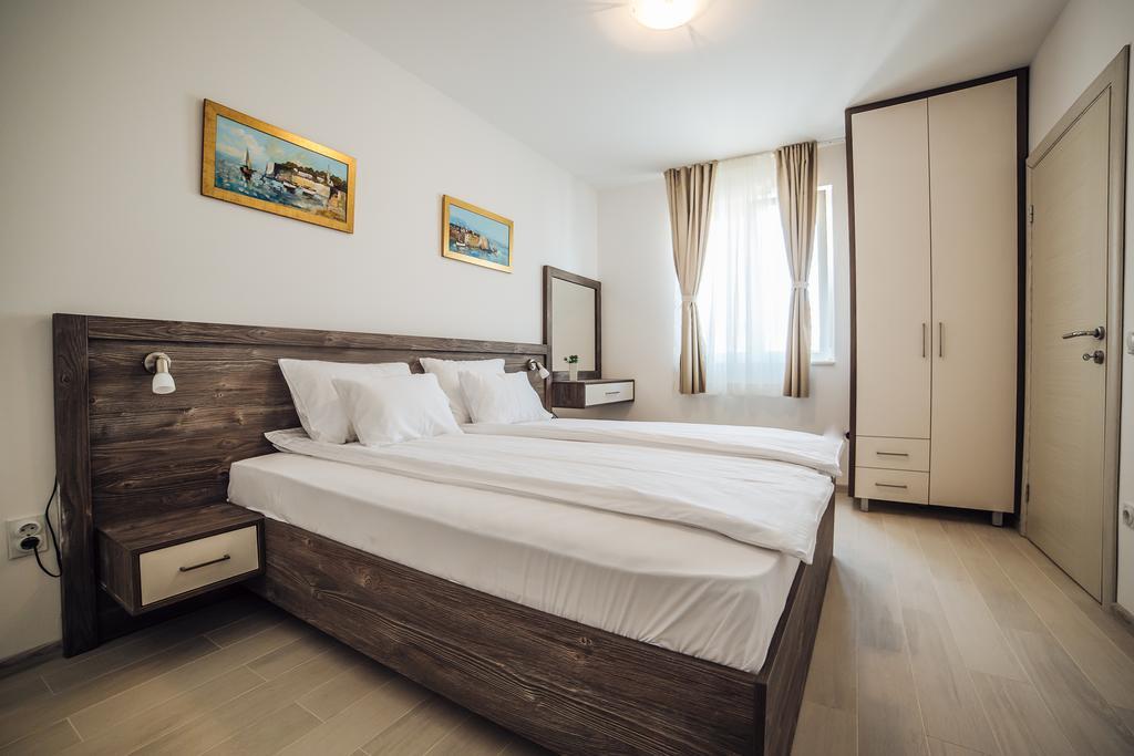 Apartments Harmonia Tivat Exterior photo