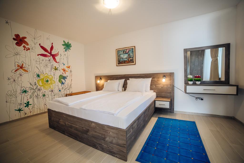 Apartments Harmonia Tivat Exterior photo