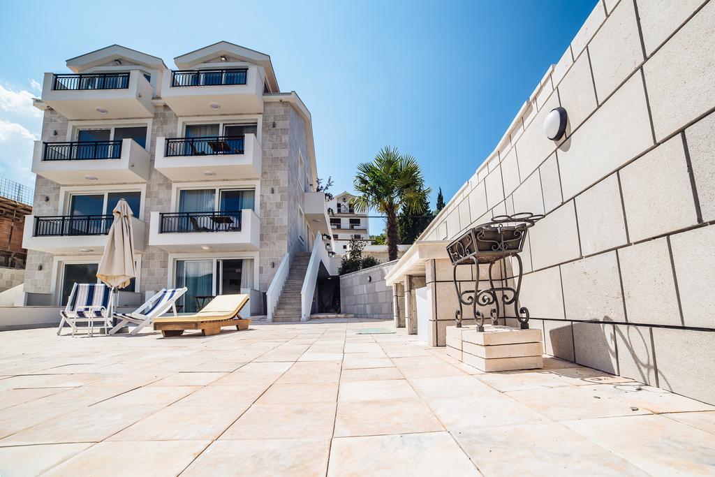 Apartments Harmonia Tivat Exterior photo