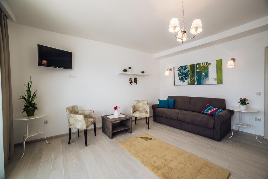 Apartments Harmonia Tivat Exterior photo