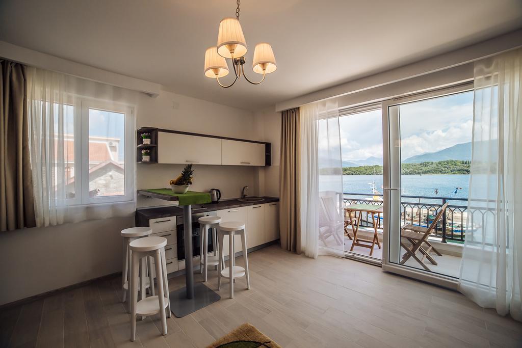 Apartments Harmonia Tivat Exterior photo