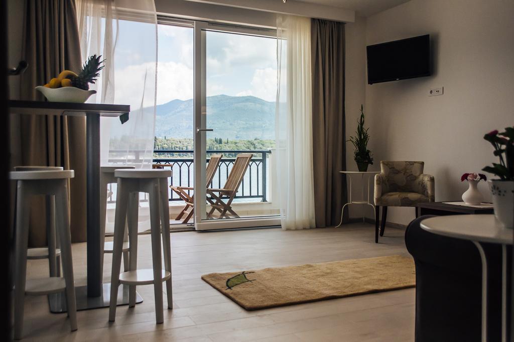 Apartments Harmonia Tivat Exterior photo