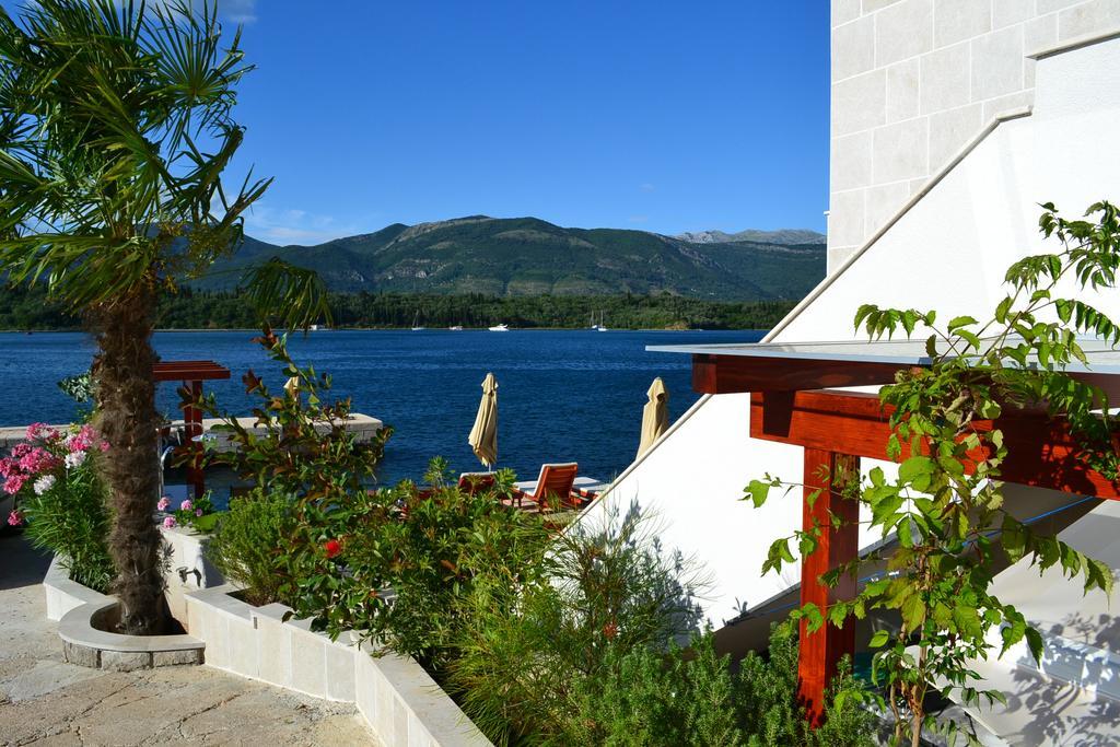 Apartments Harmonia Tivat Exterior photo